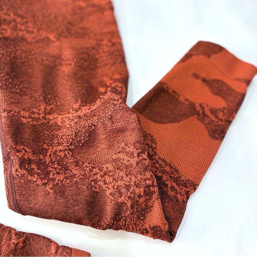 Gymshark Adapt Camo Seamless Legging Women XS Rust Textured Sportswear - Picture 3 of 7